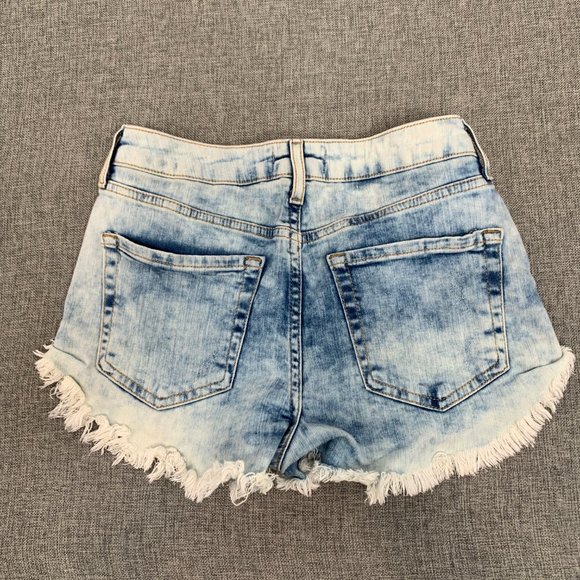 Forever 21 Light Fringed Denim Shorts Acid Wash Button Down 25 Waist Mid Rise - Picture 11 of 13